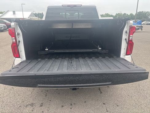 Used 2023 Chevrolet Silverado 1500 High Country w/ Technology Package AWD/4WD image 10