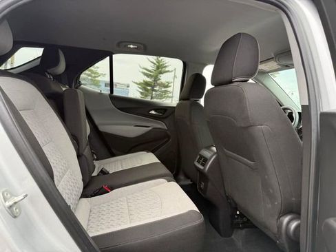 Used 2022 Chevrolet Equinox LS AWD/4WD image 10