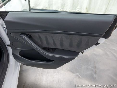 Used 2023 Tesla Model 3 Standard Range image 40