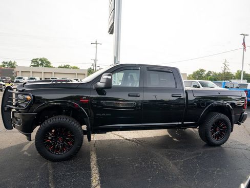 Used 2023 RAM 2500 Limited AWD/4WD image 4