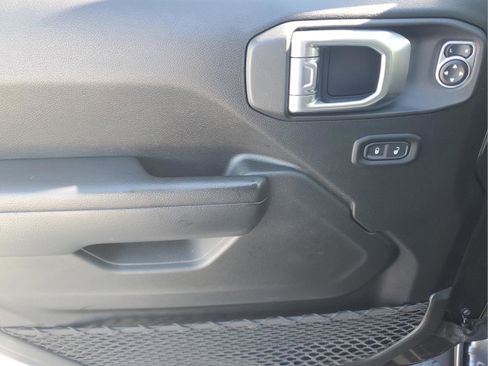 Used 2022 Jeep Wrangler Sport S image 11