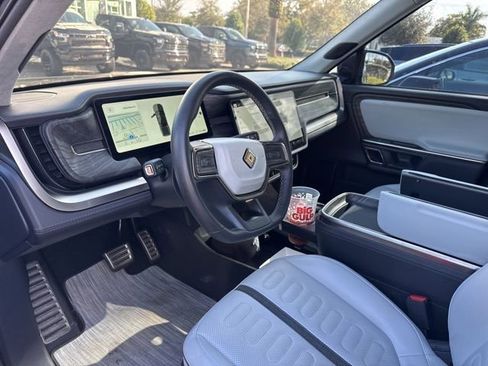 Used 2022 Rivian R1T Adventure image 5