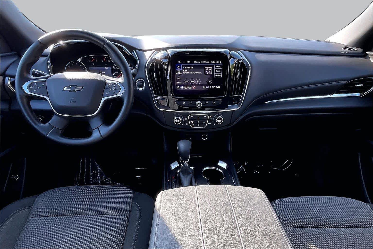 Used 2023 Chevrolet Traverse LT FWD image 15