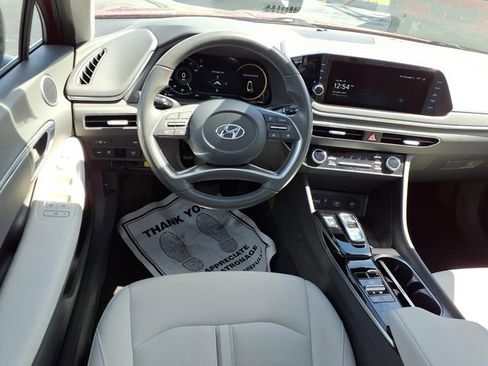 Used 2023 Hyundai Sonata SEL w/ Convenience Package FWD image 5