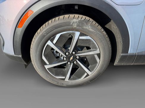 New 2026 Chevrolet Equinox EV LT image 9