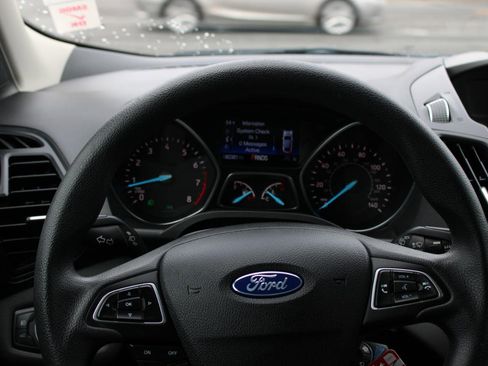 Used 2018 Ford Escape SE AWD/4WD image 9
