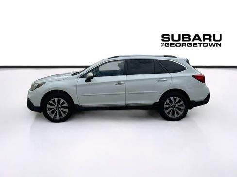 Used 2018 Subaru Outback 2.5i Touring AWD/4WD image 4