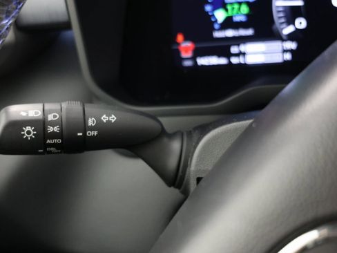 Used 2025 Toyota Sequoia Platinum image 28