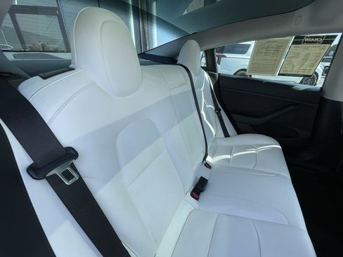 Used 2021 Tesla Model 3 Standard Range Plus image 29