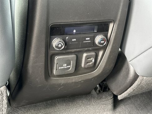 Used 2023 Buick Enclave Essence w/ Experience Buick Package image 12