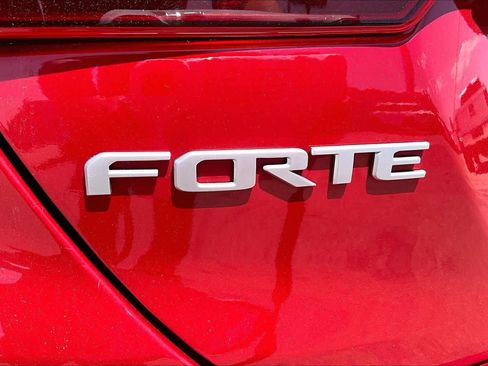Used 2024 Kia Forte LXS FWD image 29