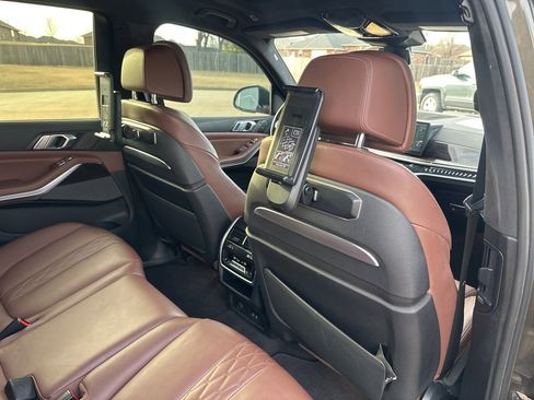 Used 2023 BMW X7 xDrive40i w/ M Sport Package image 46