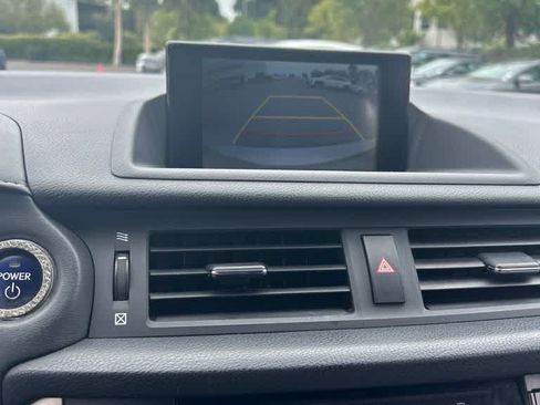 Used 2016 Lexus CT 200h w/ Navigation Package FWD image 10