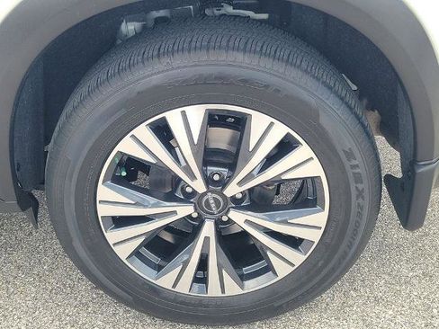 Certified 2023 Nissan Rogue SV FWD image 13