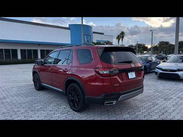 Certified 2025 Honda Pilot Touring image 12