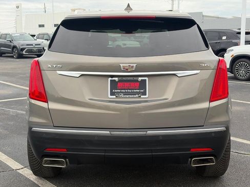 Used 2018 Cadillac XT5 Luxury w/ Driver Awareness Package FWD image 6