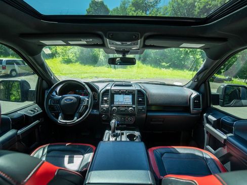 Used 2018 Ford F150 Lariat w/ Equipment Group 502A Luxury AWD/4WD image 14