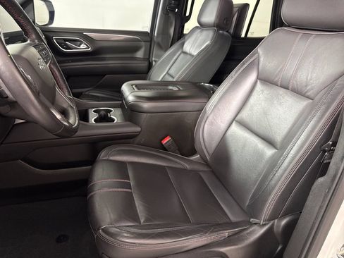 Used 2021 Chevrolet Tahoe RST w/ Luxury Package RWD image 11
