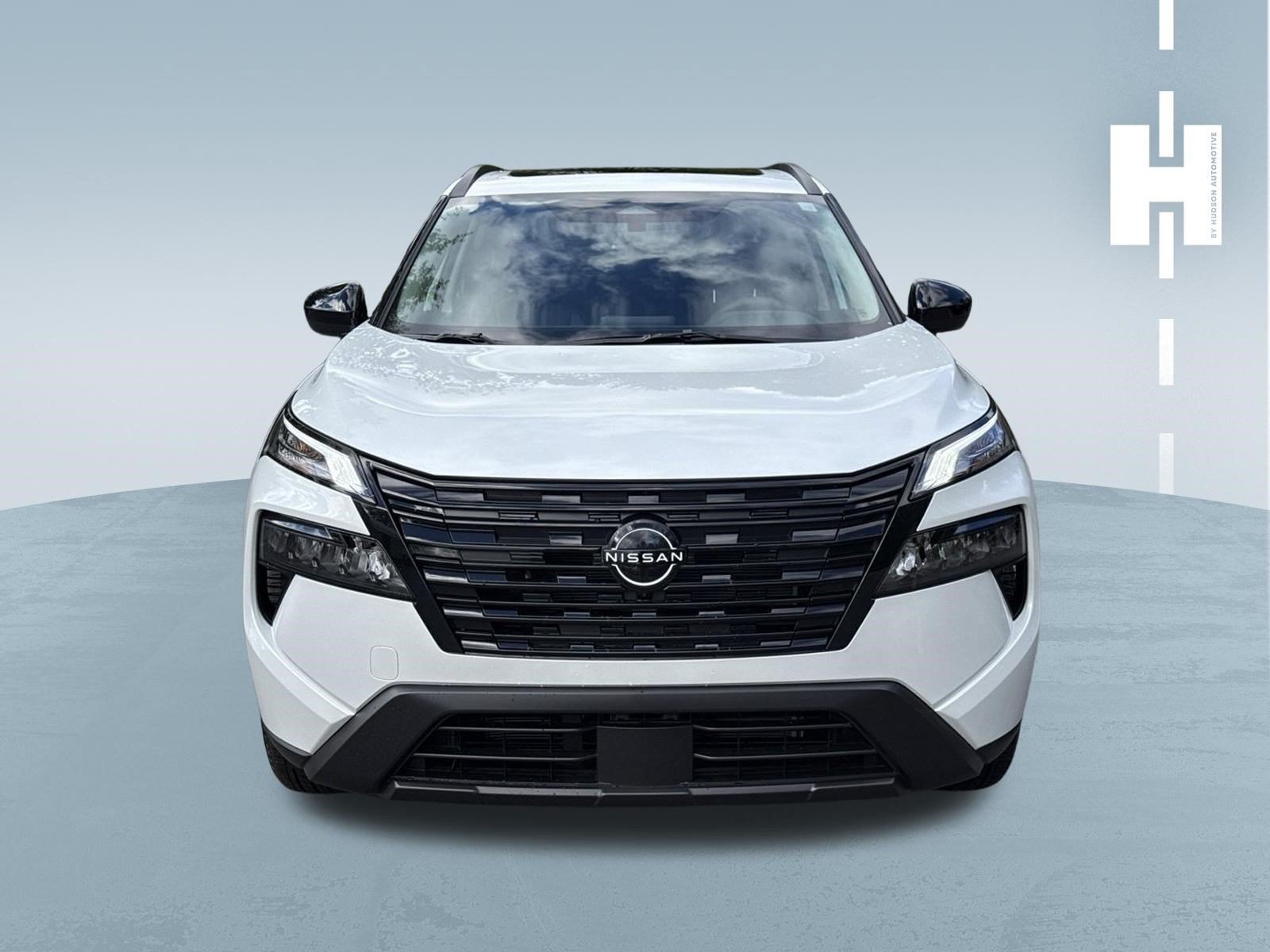 Used 2026 Nissan Rogue Dark Armor FWD image 2