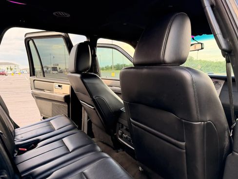 Used 2015 Ford Expedition XLT w/ Equipment Group 202A RWD image 24