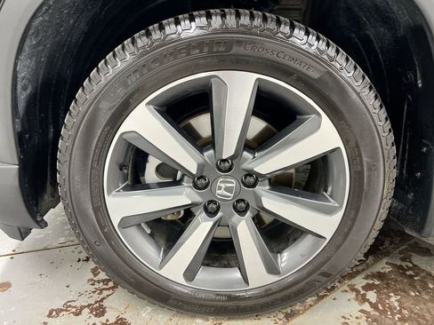 Used 2024 Honda Pilot Touring image 29