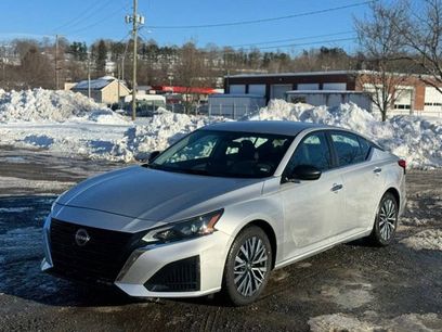 Used 2024 Nissan Altima 2.5 SV