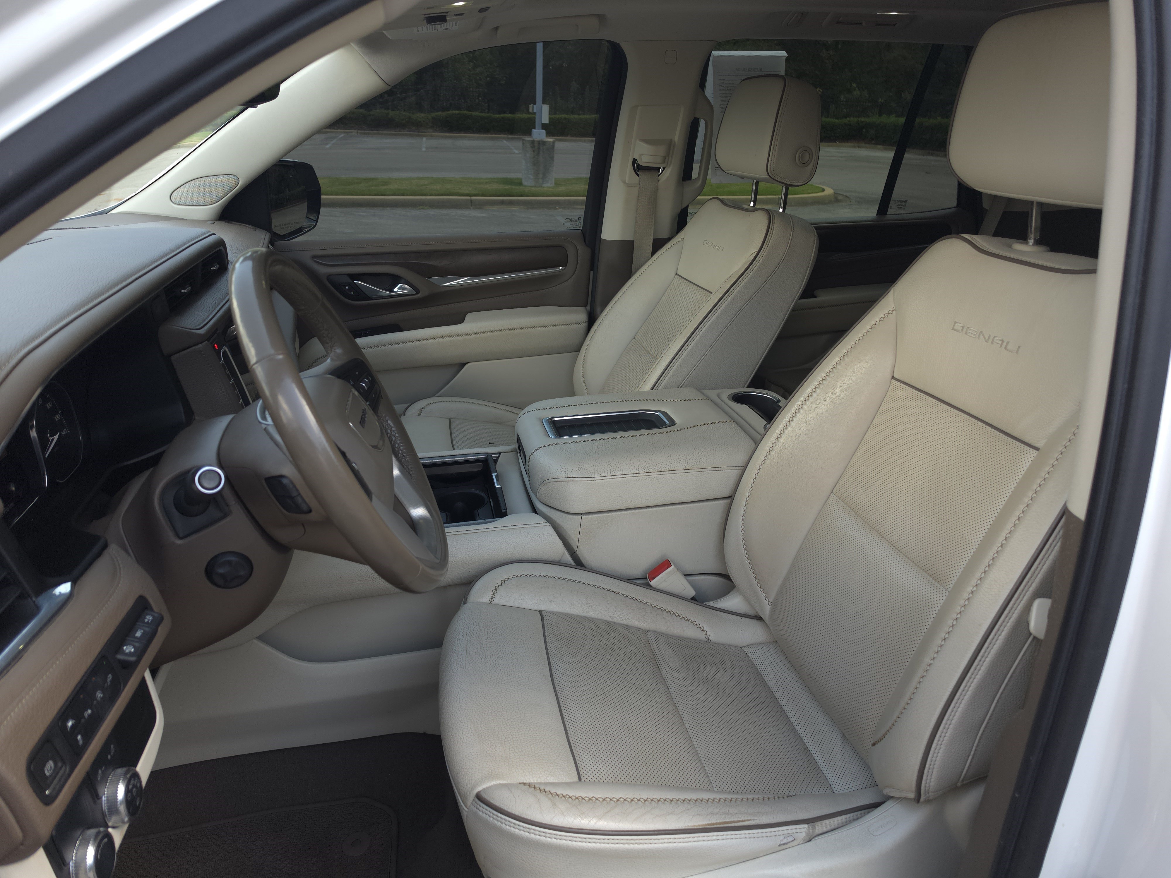 Used 2021 GMC Yukon Denali w/ Denali Premium Package RWD image 16