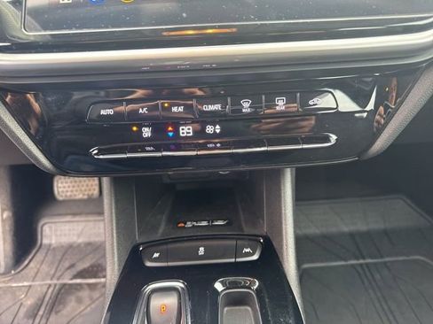 Used 2023 Chevrolet Bolt EUV LT w/ Driver Confidence Package FWD image 11