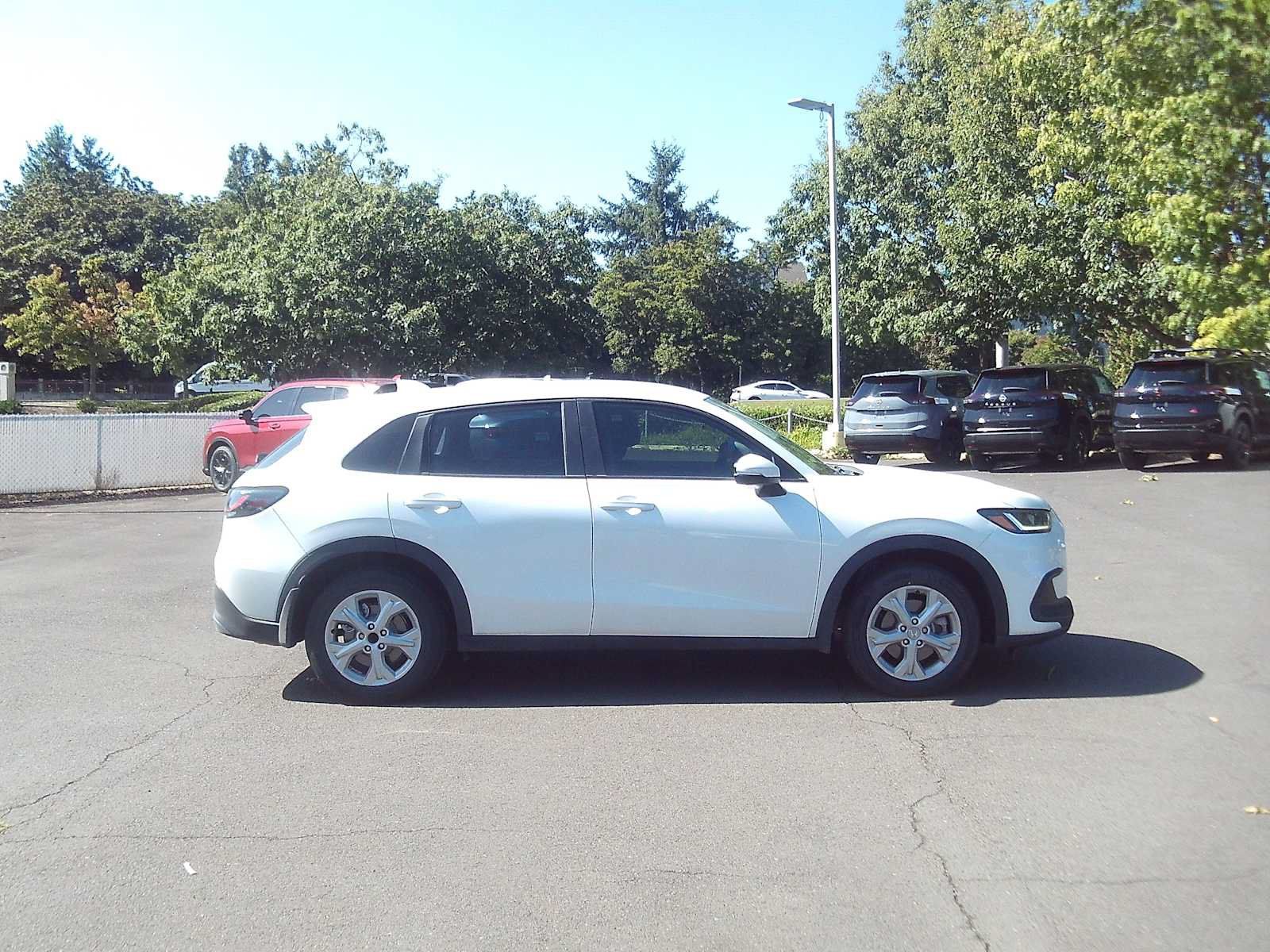 Used 2023 Honda HR-V LX image 6