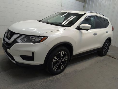 Used 2019 Nissan Rogue SV w/ Premium Package AWD/4WD image 2