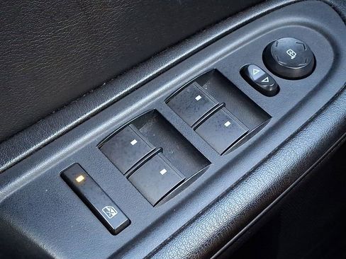 Used 2016 Chevrolet Traverse LT image 26