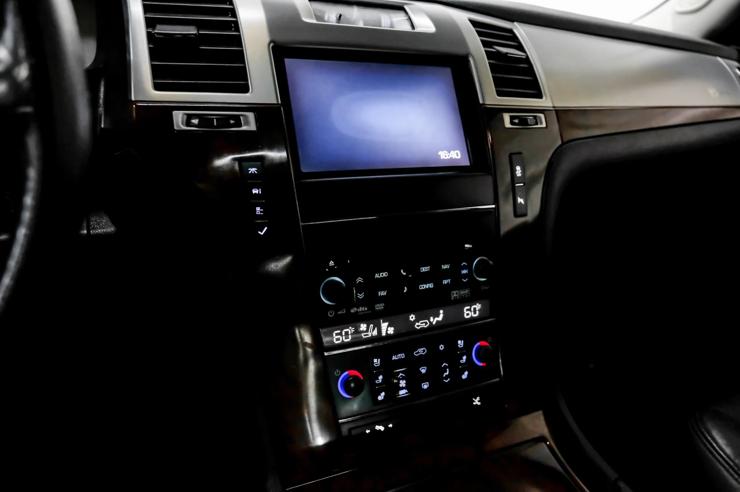 Used 2012 Cadillac Escalade EXT Premium AWD/4WD image 31