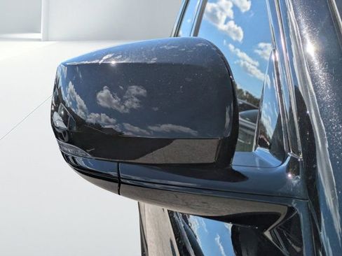 New 2025 Jeep Grand Cherokee Limited w/ Black Appearance Package image 10