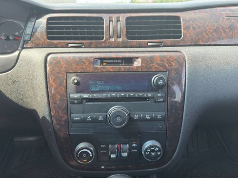 Used 2012 Chevrolet Impala LT FWD image 26