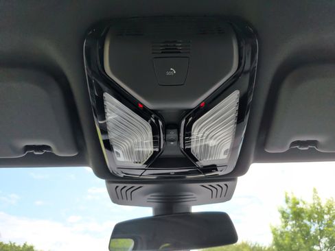 Used 2025 BMW X4 M40i AWD/4WD image 32