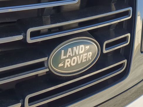 Used 2023 Land Rover Range Rover SE image 12