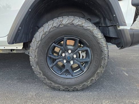 Used 2024 Jeep Wrangler Unlimited AWD/4WD image 9