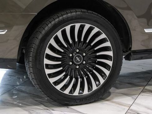 Used 2020 Lincoln Navigator Black Label w/ Cargo Convenience Package AWD/4WD image 53