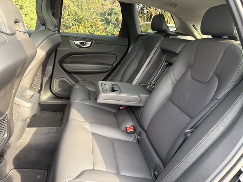 Certified 2025 Volvo XC60 B5 Plus image 30