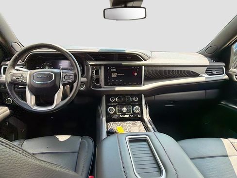 Used 2023 GMC Yukon Denali AWD/4WD image 18