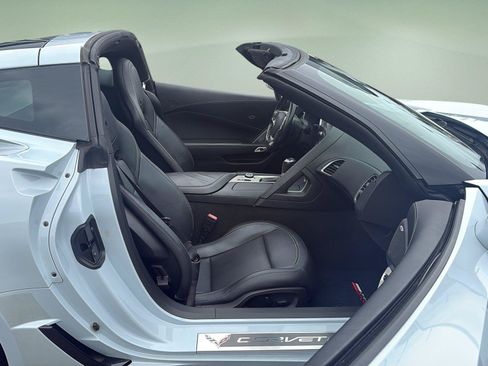 Used 2019 Chevrolet Corvette Grand Sport w/ Carbon Flash Badge Package RWD image 18