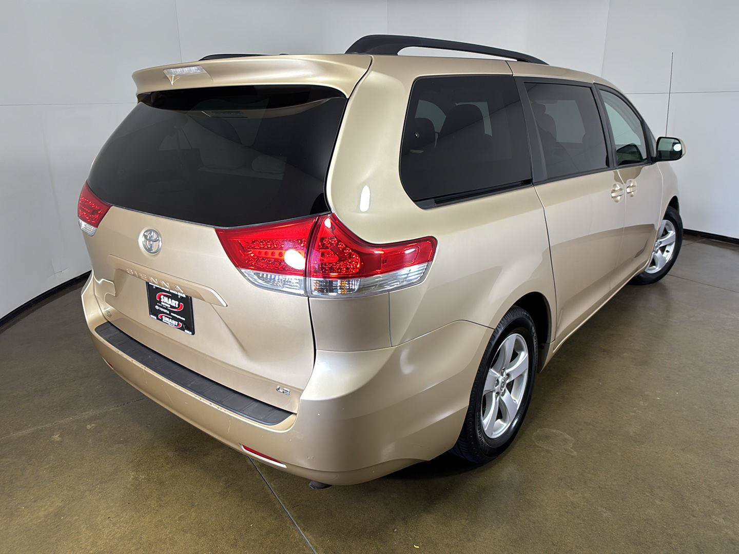 Used 2012 Toyota Sienna LE w/ Towing Pkg FWD image 23