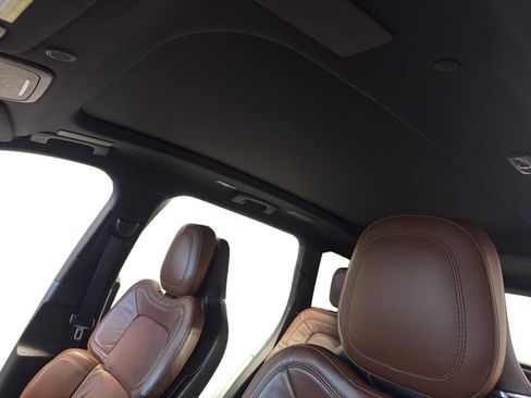 Used 2021 Lincoln Aviator Reserve w/ Equipment Group 202A AWD/4WD image 17