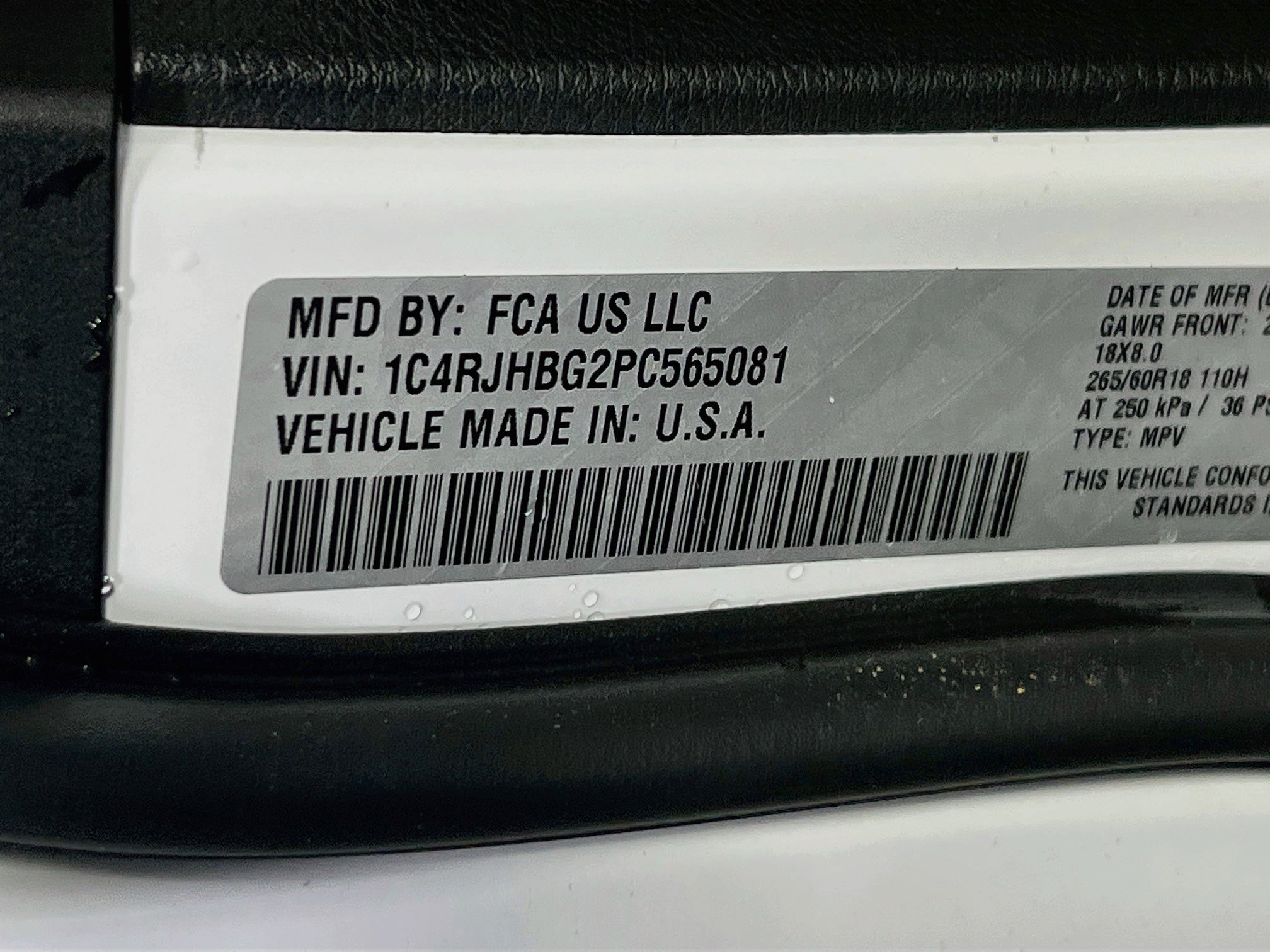 Used 2023 Jeep Grand Cherokee Limited AWD/4WD image 32