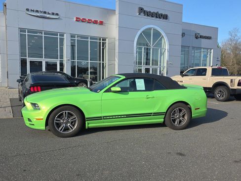 Used 2013 Ford Mustang Premium image 12