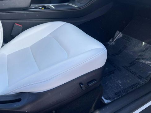 Used 2021 Tesla Model Y Long Range image 8
