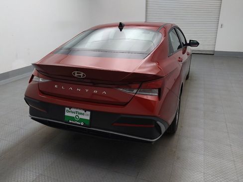 Used 2025 Hyundai Elantra SE FWD image 7