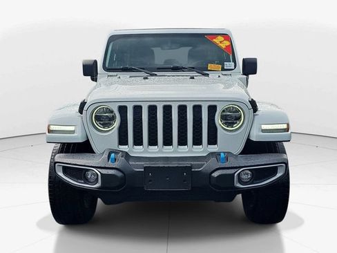 Used 2022 Jeep Wrangler Unlimited Sahara w/ Cold Weather Group AWD/4WD image 10