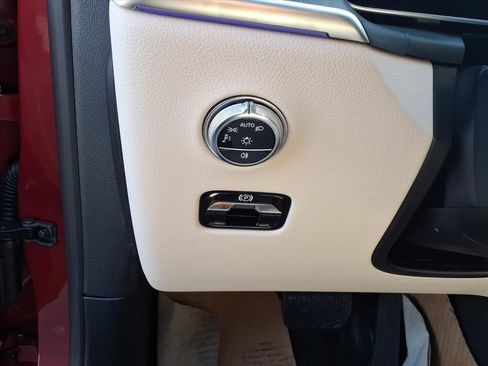 Used 2026 Mercedes-Benz GLC 300 4MATIC image 17