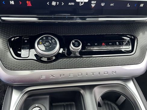 New 2026 Ford Expedition Max Platinum w/ Stealth Appearance Package AWD/4WD image 26